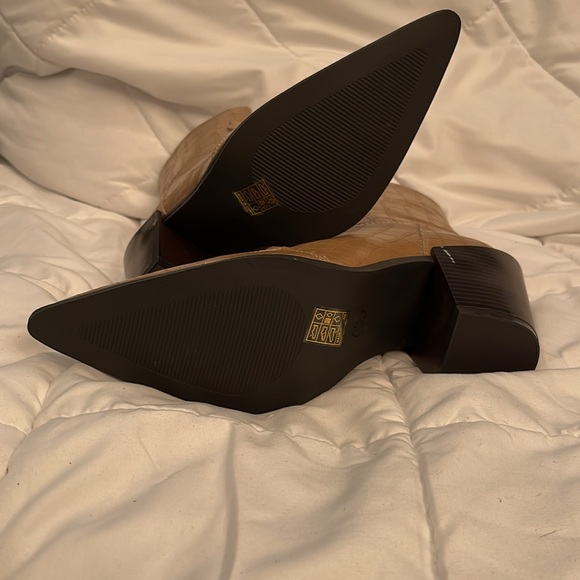 Tan Croc-Embossed Ankle Boots 🥾 nasty gal - Picture 5 of 12